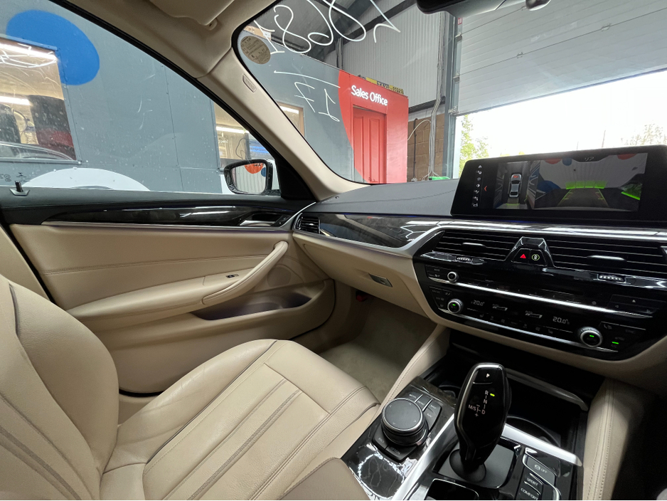 2017 BMW 5 Series - image 20