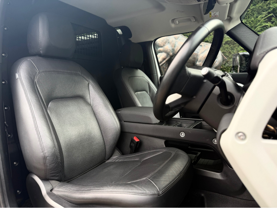 2023 Land Rover Defender 90 3.0 D HARD TOP SE 2 €67,950