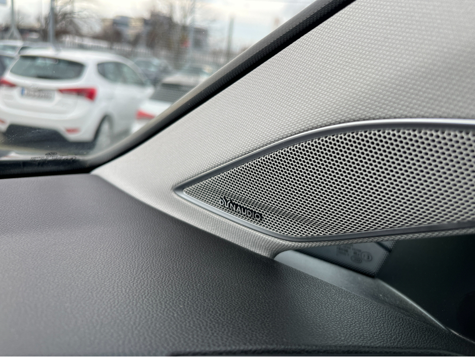 2020 Volkswagen Golf - image 28