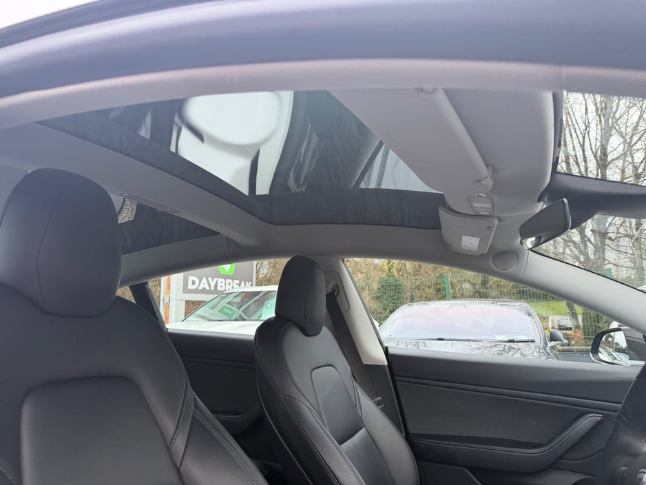 2019 Tesla Model 3 - image 11