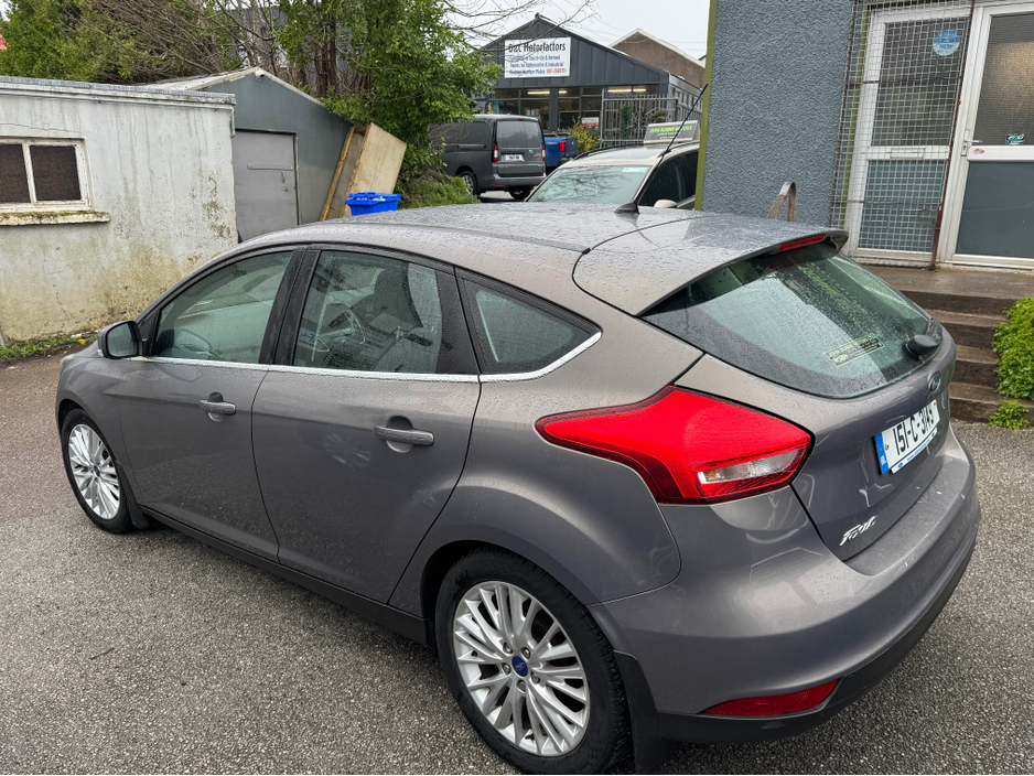 2015 Ford Focus - image 5