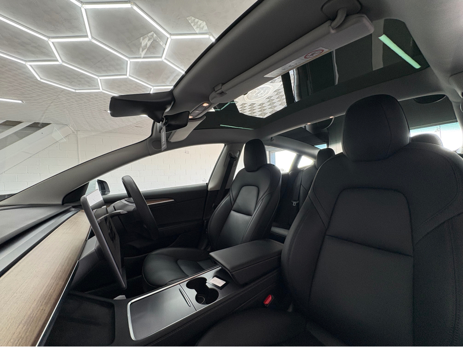 2022 Tesla Model 3 - image 14