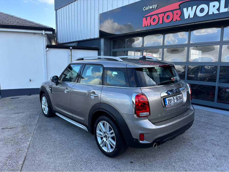 2020 MINI Countryman - image 2