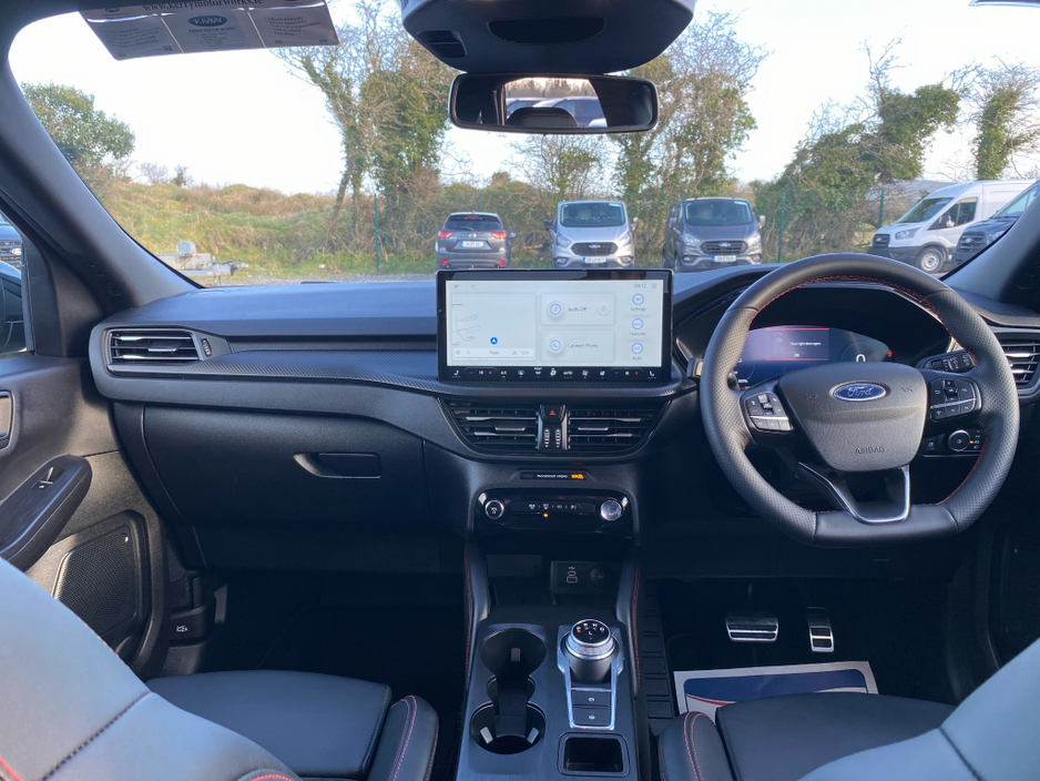 2025 Ford Kuga - image 8