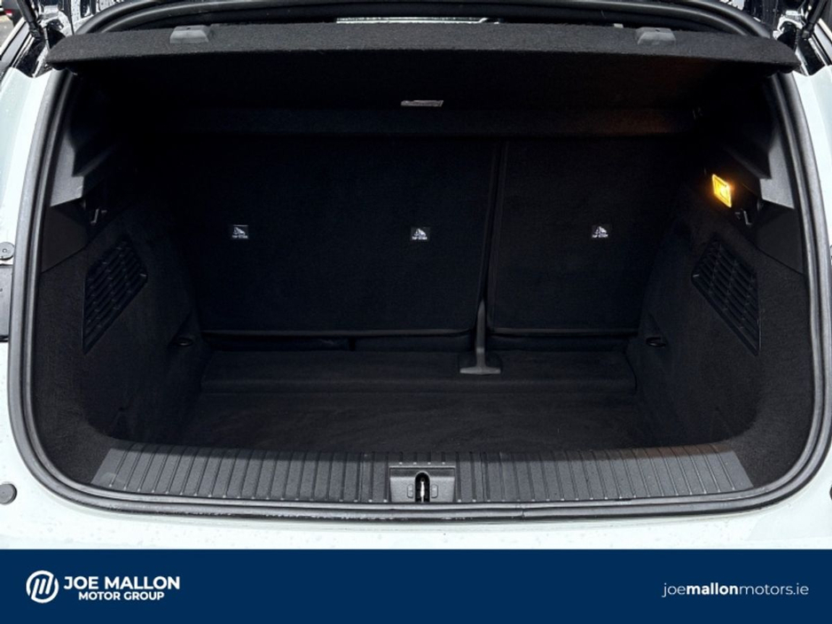 2023 Renault Megane E-Tech EV60 220hp Techno €24,950