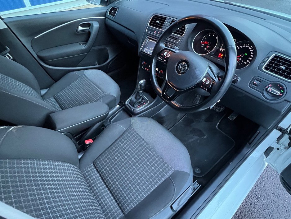 2017 Volkswagen Polo - image 14