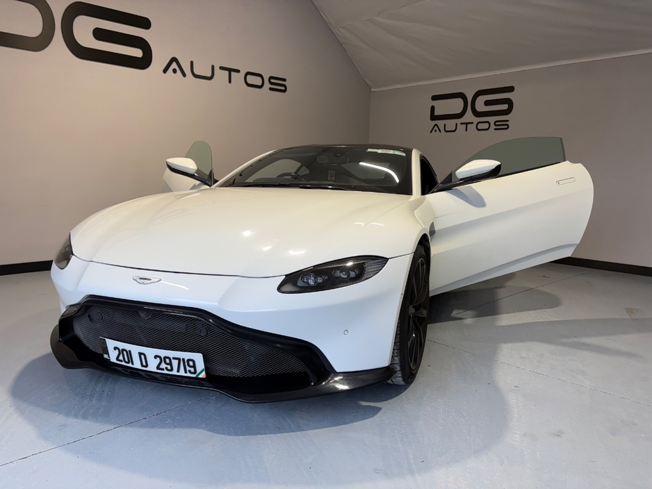 2020 Aston Martin Vantage - image 8