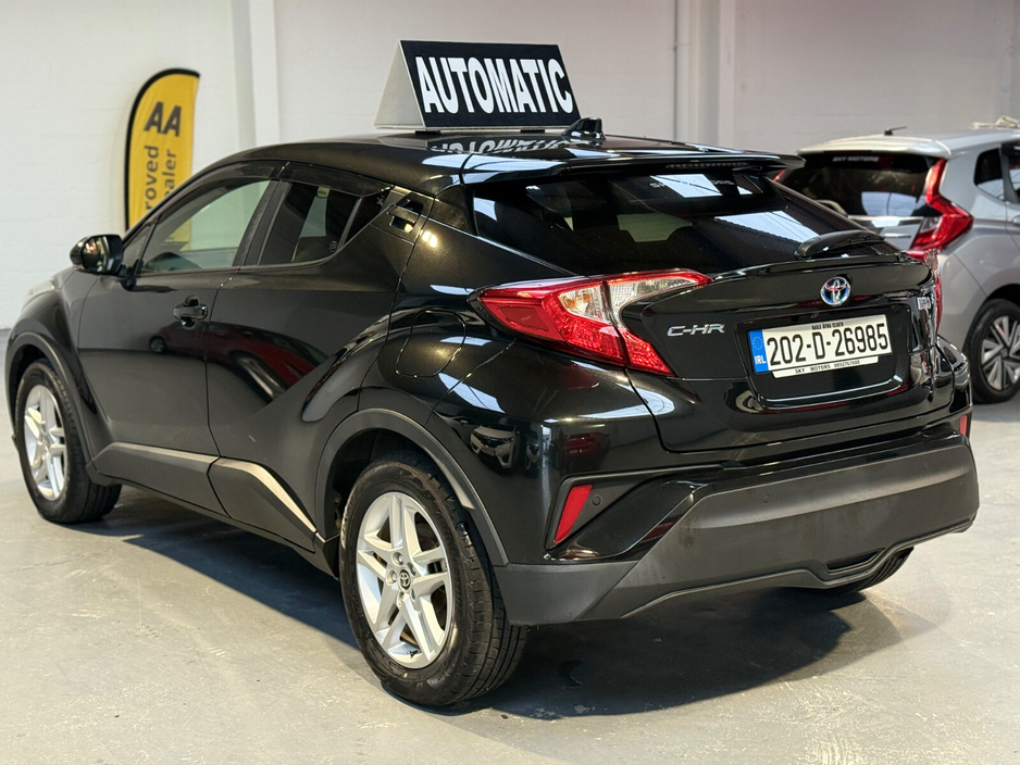 2020 Toyota C-HR 1.8 HYBRID LUNA €21,890