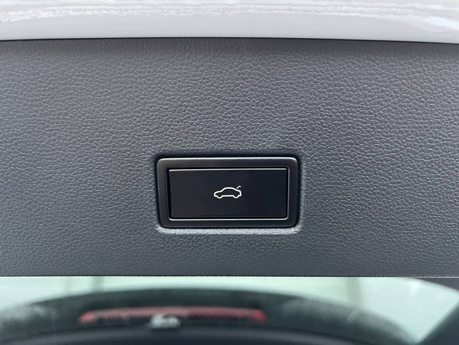 2020 Volkswagen T-Roc R-LINE 2.0 TDI * BIG SPEC * // PARKING SENSORS // R-LINE SPORT SEATS // DIGITAL CLUSTER €26,900