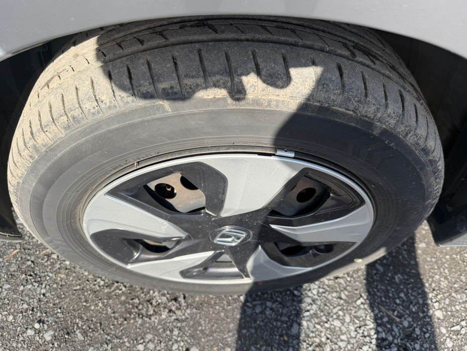 2017 Honda Fit - image 9