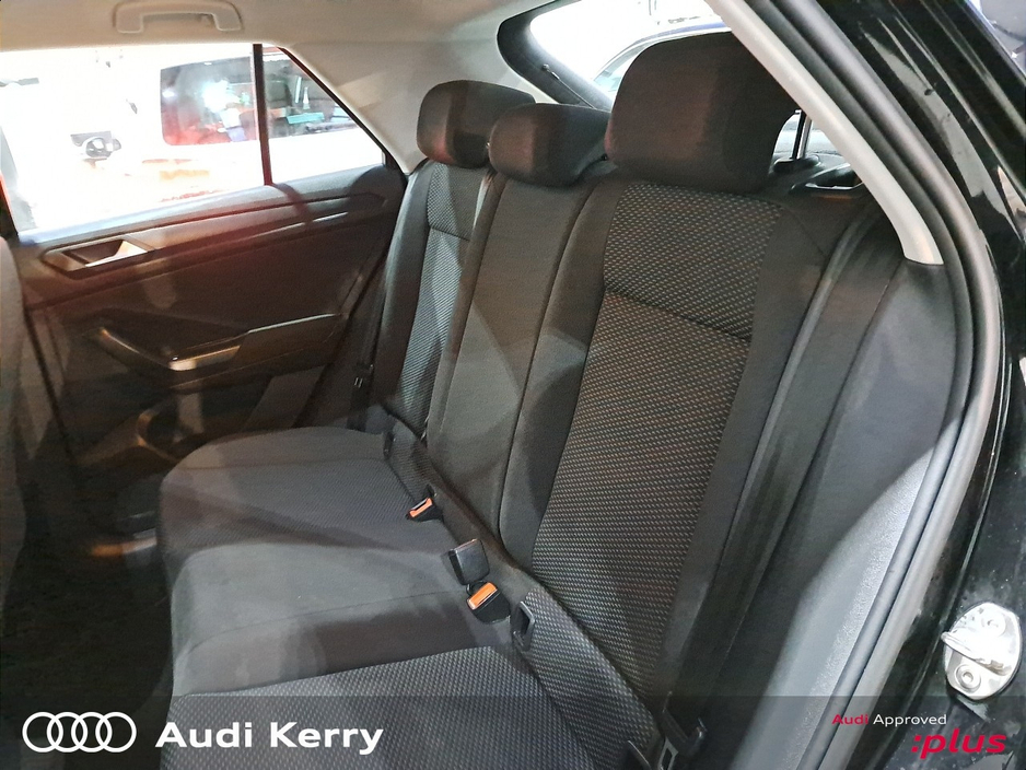 2018 Volkswagen T-Roc - image 13