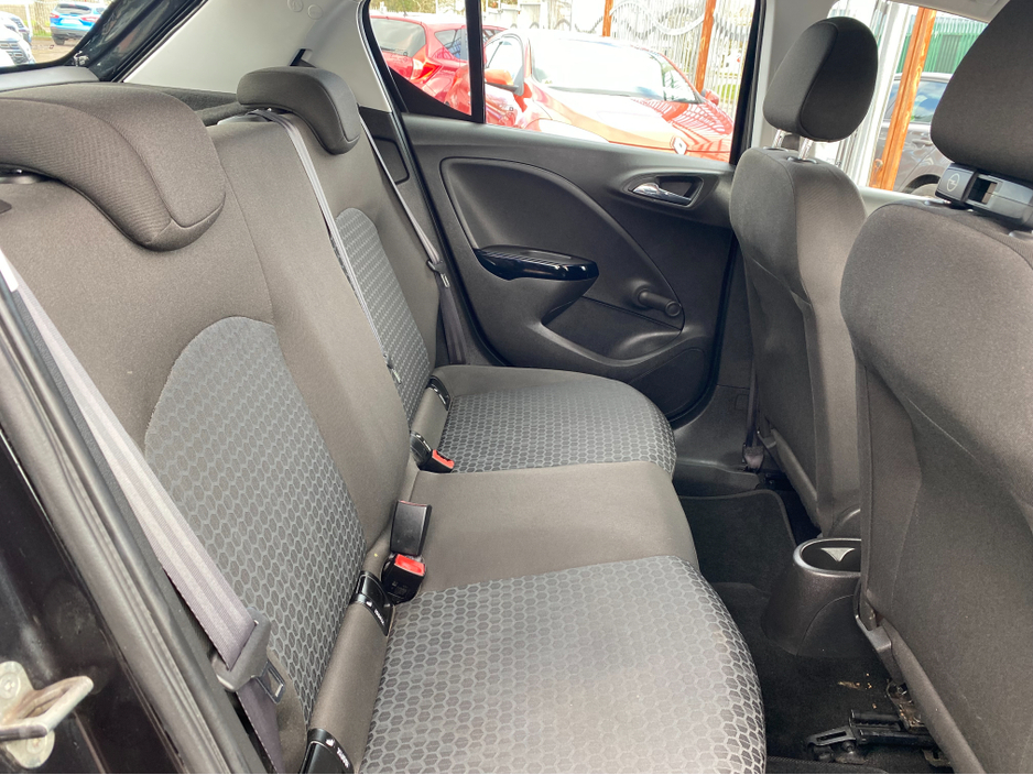 2016 Opel Corsa - image 10