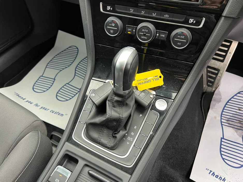 2014 Volkswagen Golf HIGHLINE 1.4 TSI AUTO // FULL SERVICE HISTORY // REVERSE CAMERA // LANE ASSIST €13,900