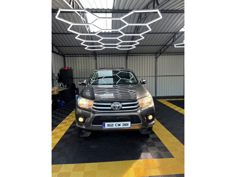 2016 Toyota Hilux - image 13