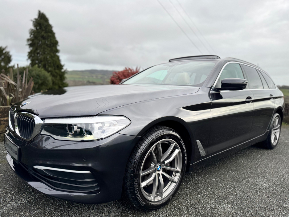 2019 BMW 5 Series 520D TOURING * PANROOF * 3D CAMERA PACK * €24,950