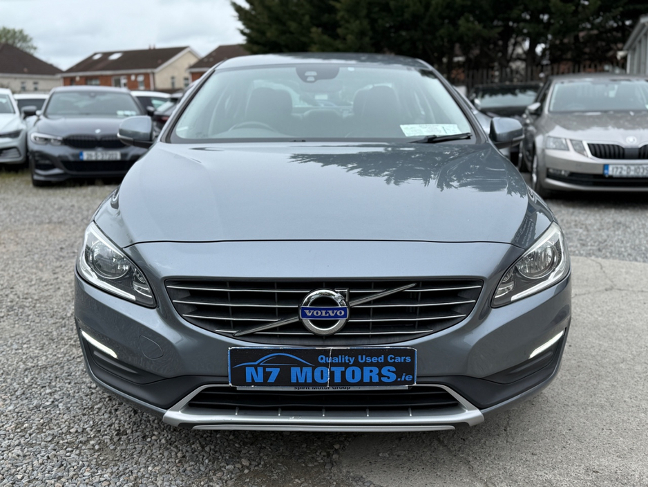 2015 Volvo S60 - image 8