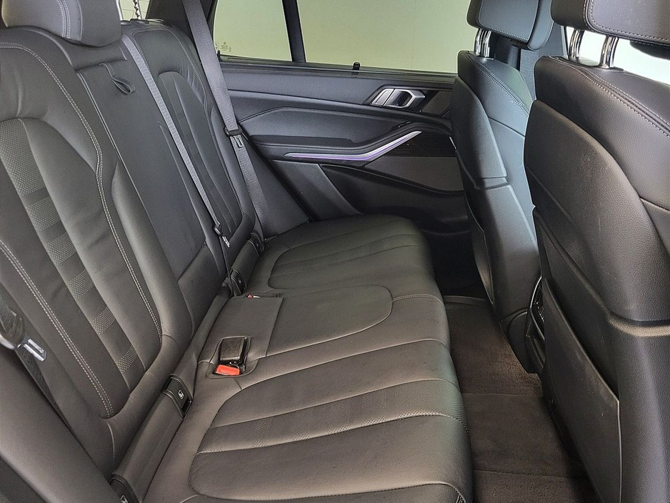 2021 BMW X5 - image 11