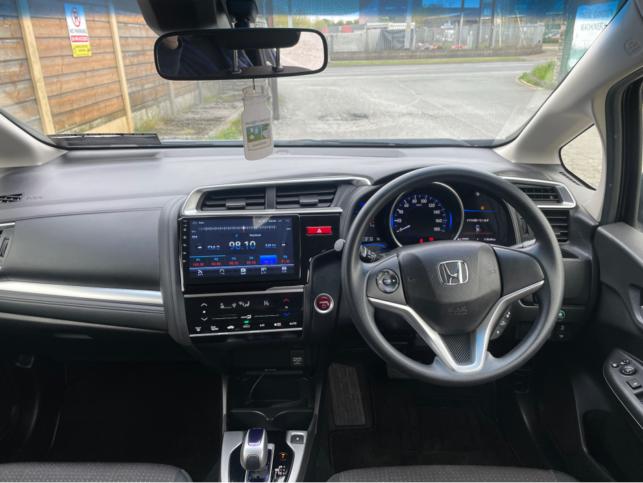 2016 Honda Fit - image 10