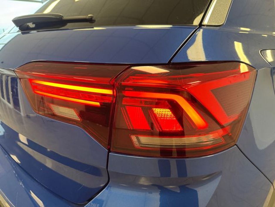 2020 Volkswagen T-Roc - image 20