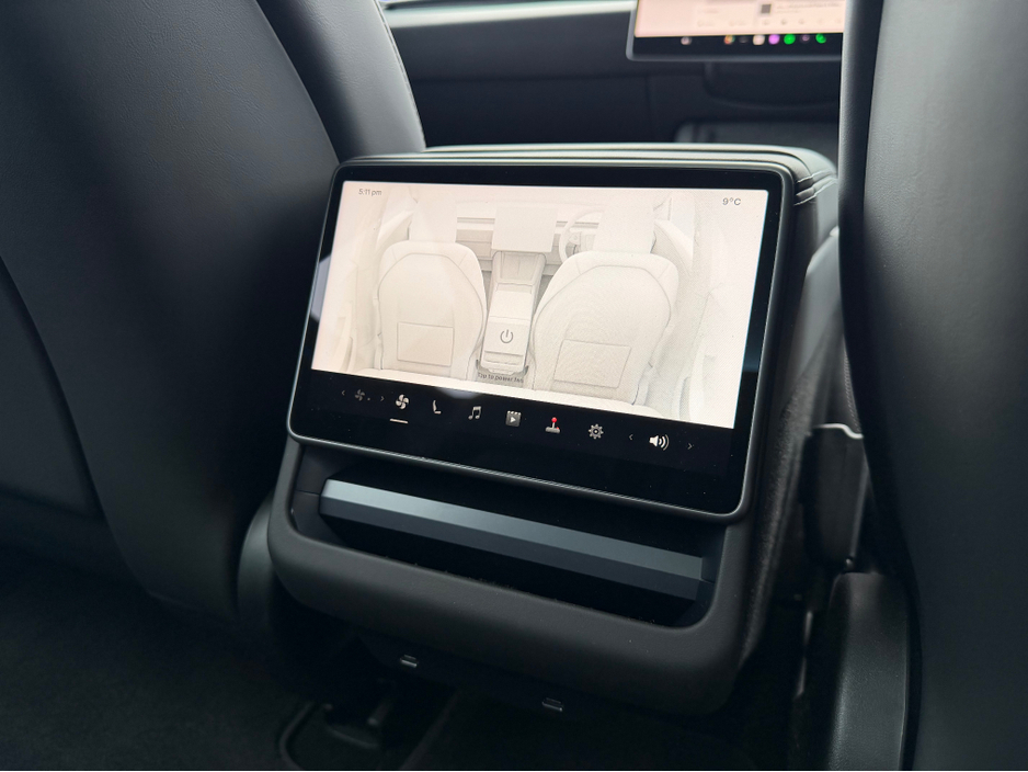 2025 Tesla Model 3 - image 25