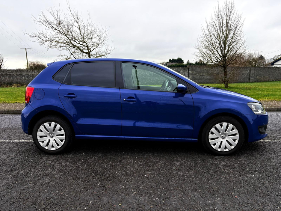2012 Volkswagen Polo - image 2