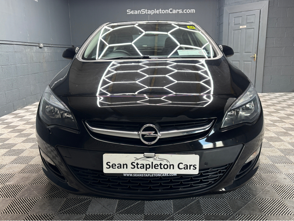 2018 Opel Astra - image 5