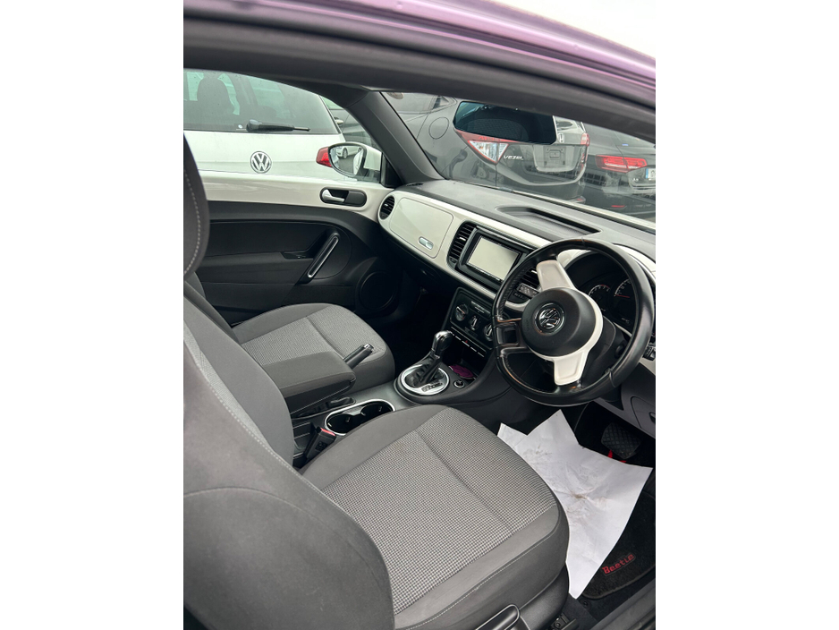 2013 Volkswagen Beetle  €10,950