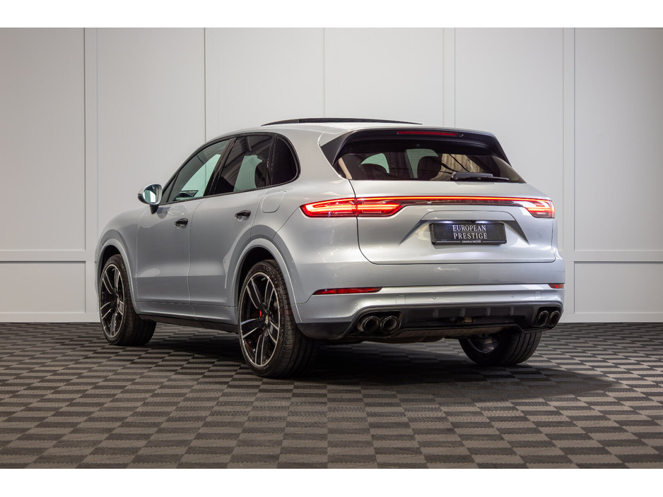 2020 Porsche Cayenne - image 4
