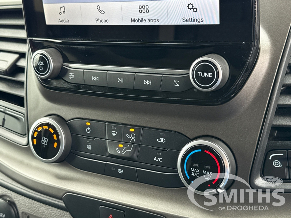 2022 Ford Transit Custom - image 23