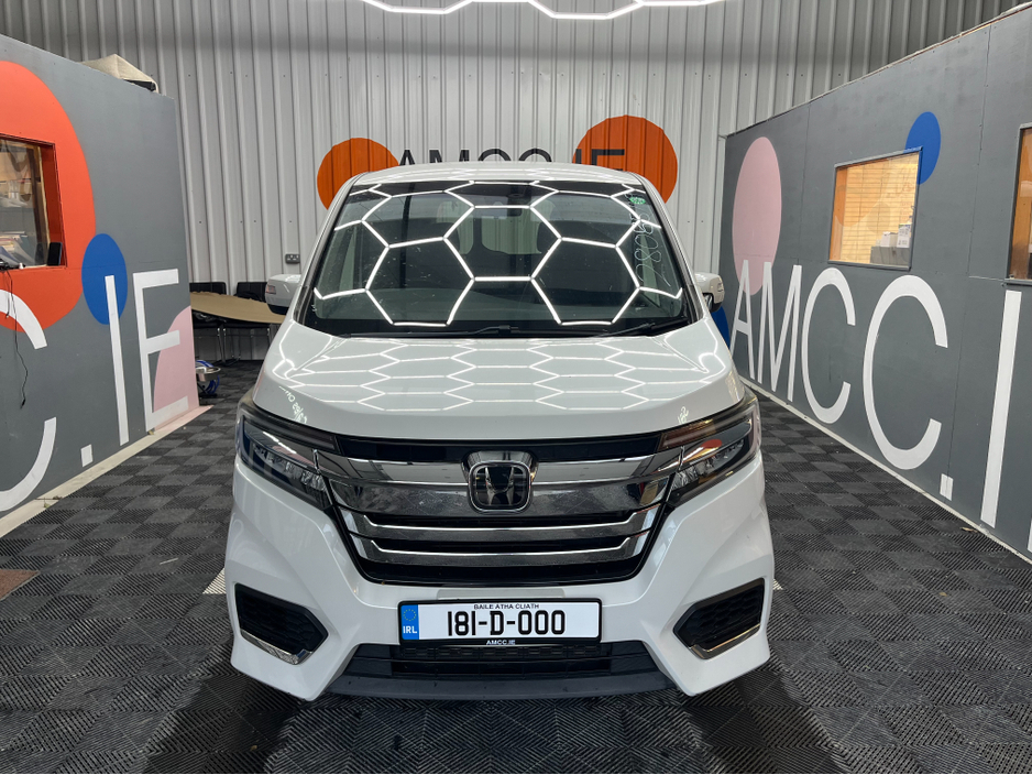 2019 Honda Stepwagon - image 6