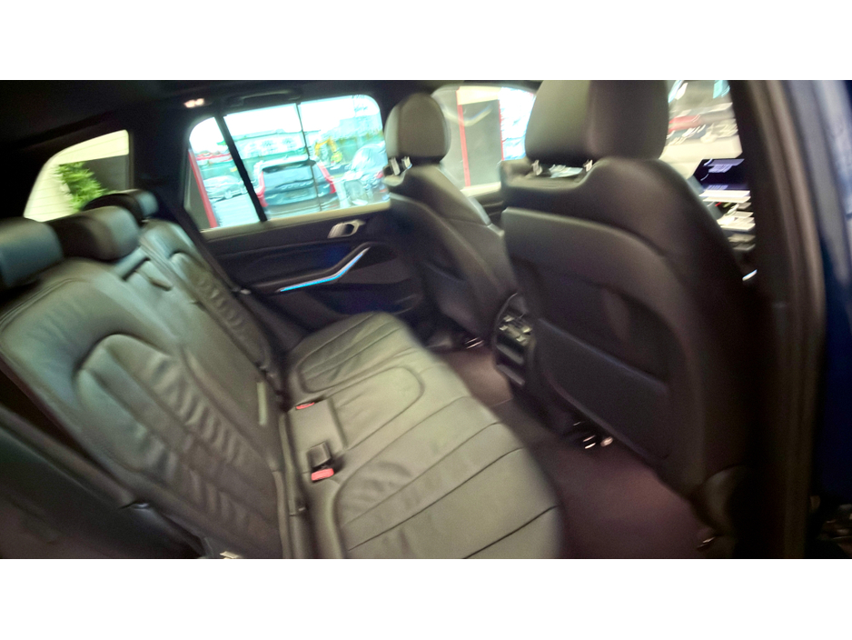2020 BMW X5 - image 17