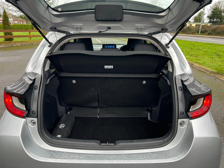 2025 Toyota Yaris Yaris Hybrid Luna €23,750