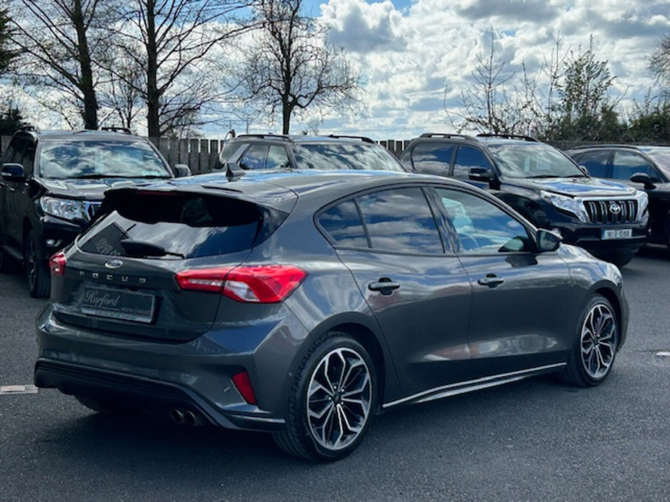 2021 Ford Focus - image 9