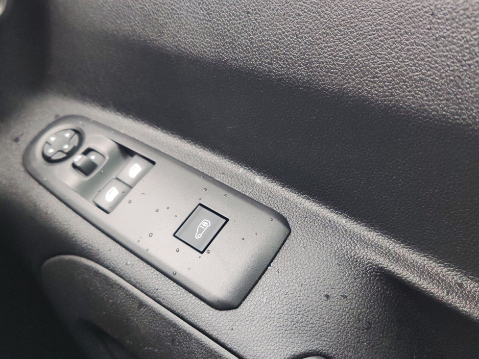 2020 Peugeot Partner  €10,995