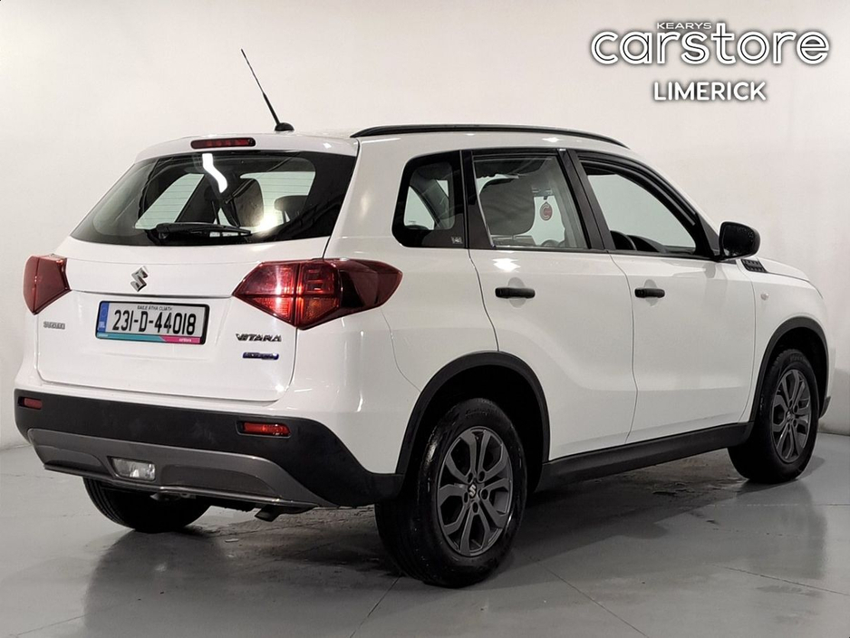 2023 Suzuki Vitara - image 3