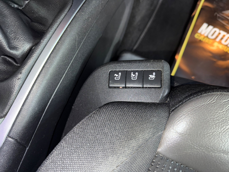 2015 Citroen C4 e-HDi 115 Airdream 6-spd man EXCLUSIVE €6,950