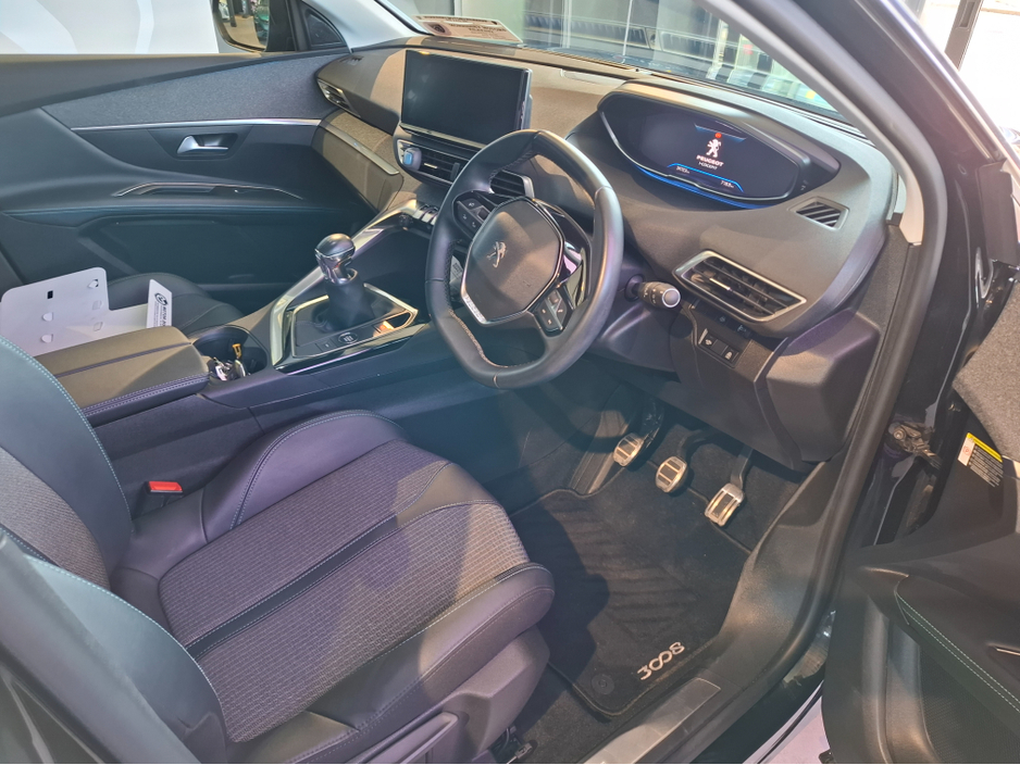 2023 Peugeot 3008 - image 21