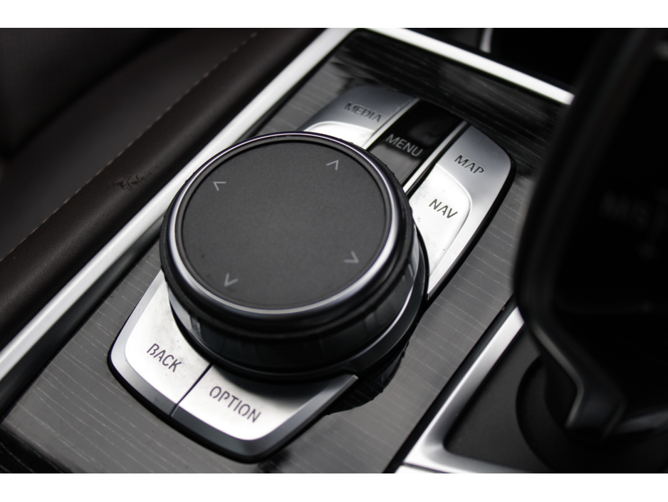 2019 BMW 7 Series - image 20