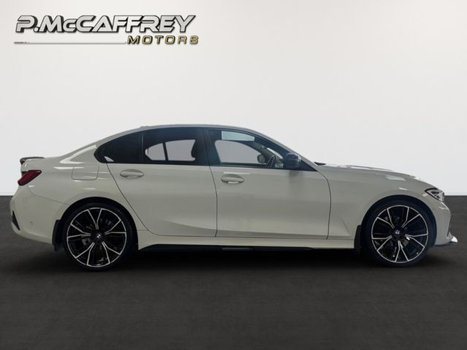 2019 BMW 3 Series - image 4