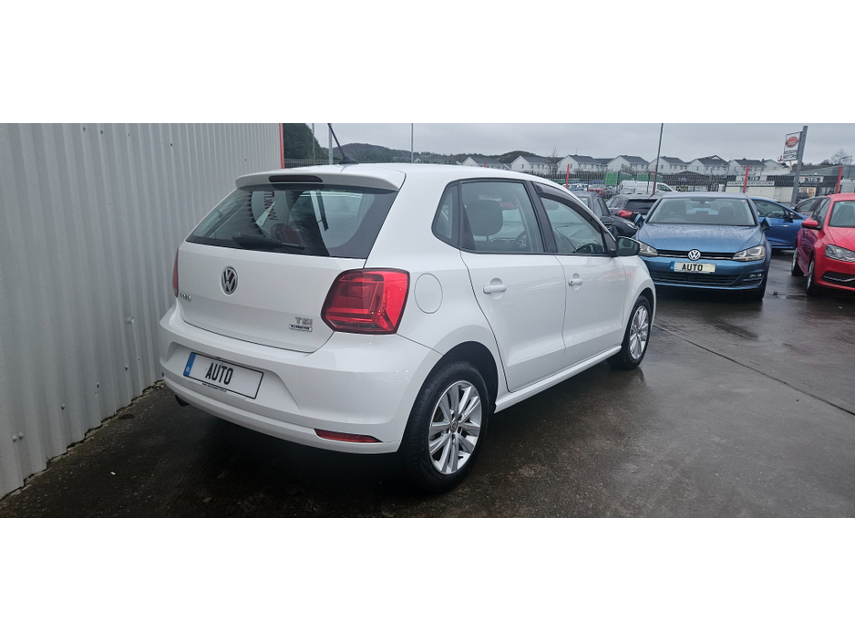 2017 Volkswagen Polo auto comfortline plus 1.2 tsi dsg low kms €12,750
