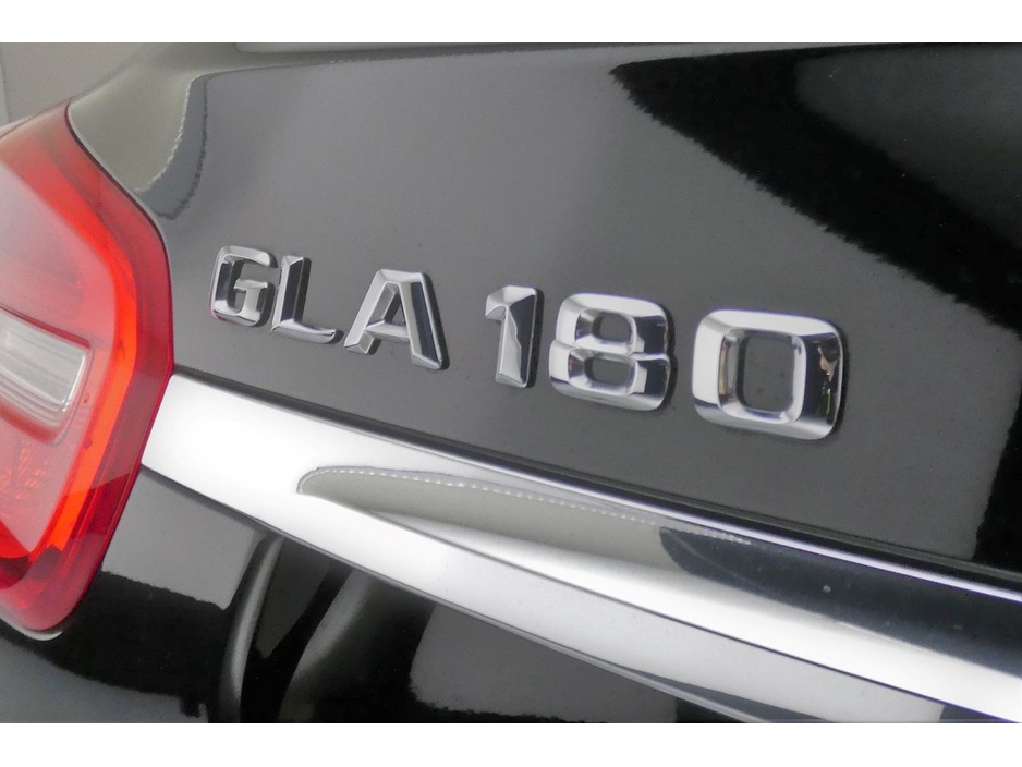 2016 Mercedes-Benz GLA Class GLA 180 *HALF LEATHER*REVERSE CAM*PARK SENSORS* €18,890