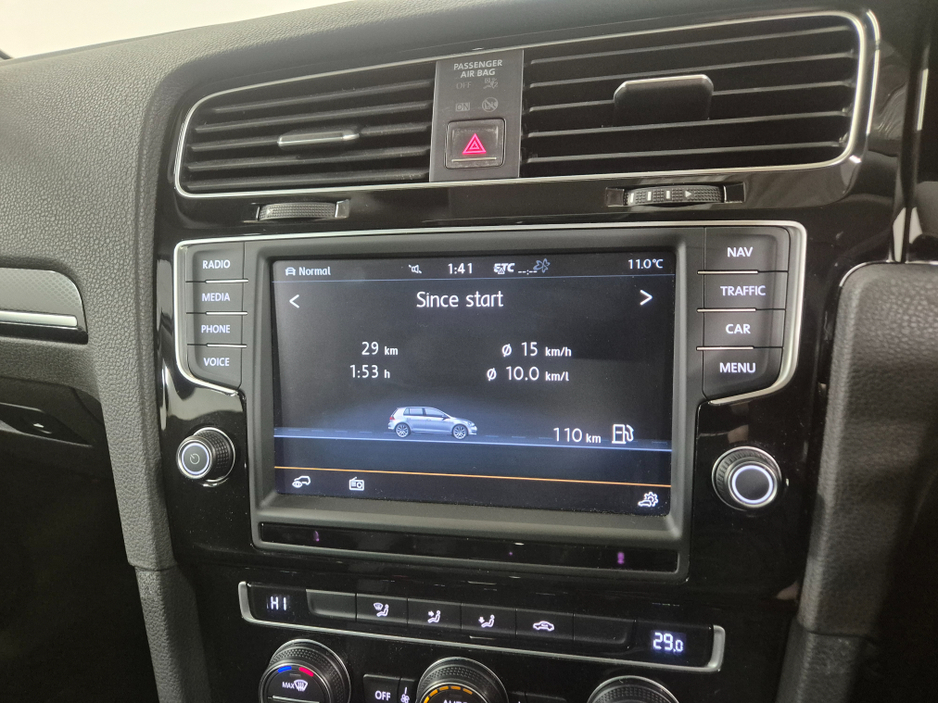 2015 Volkswagen Golf **HIGHLINE**ONLY 64000KMS**ALCANTARA SEATS*17" ALLOYS**LANE ASSIST**KEYLESS ENTRY AND START**ADAPTIVE CRUISE CONTROL**DUAL ZONE CLIMATE CONTROL**REVERSE CAMERA**BLUETOOTH STREAMING**FOLDING MIRRO €15,449