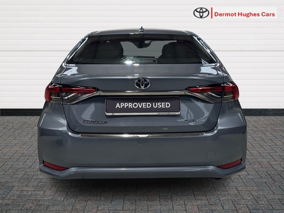 2025 Toyota Corolla SALOON LUNA HYBRID AUTO €31,750