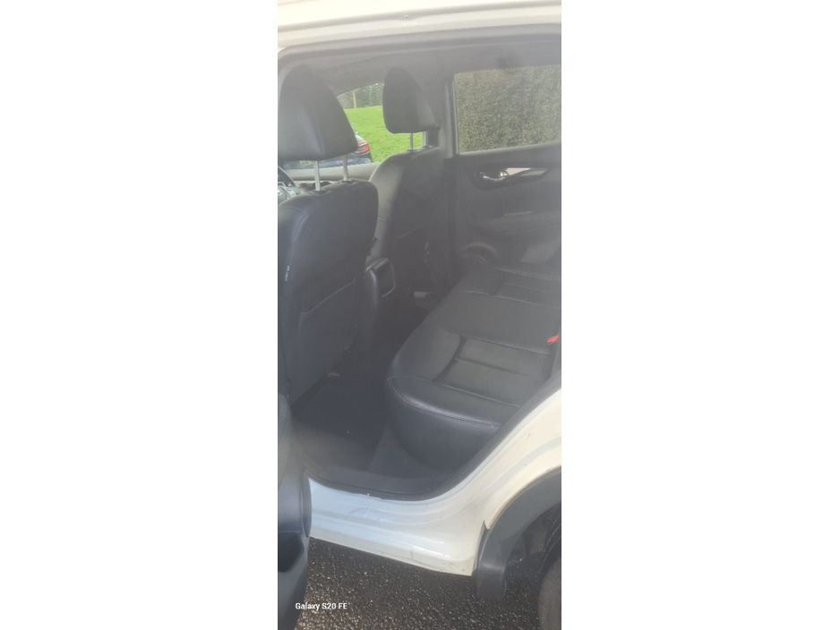 2015 Nissan Qashqai - image 10