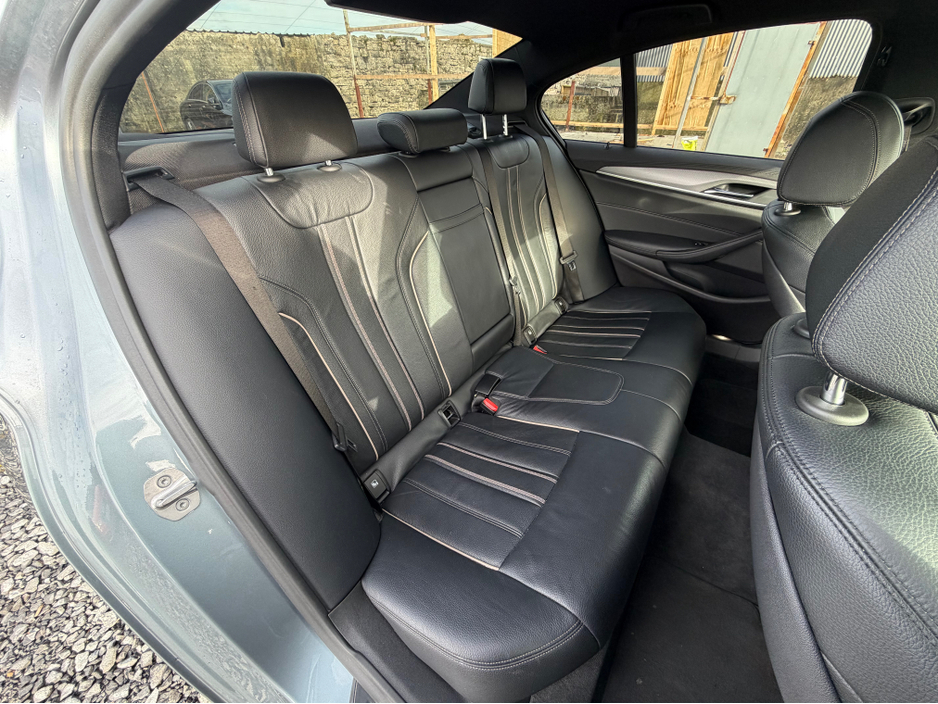 2018 BMW 5 Series - image 24