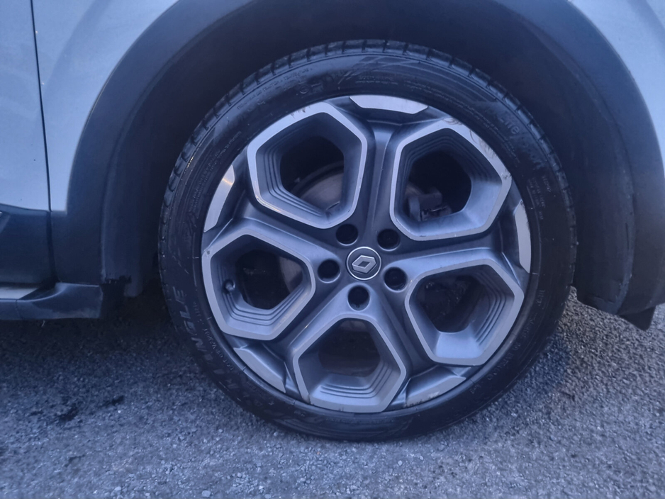 2017 Renault Kadjar - image 9