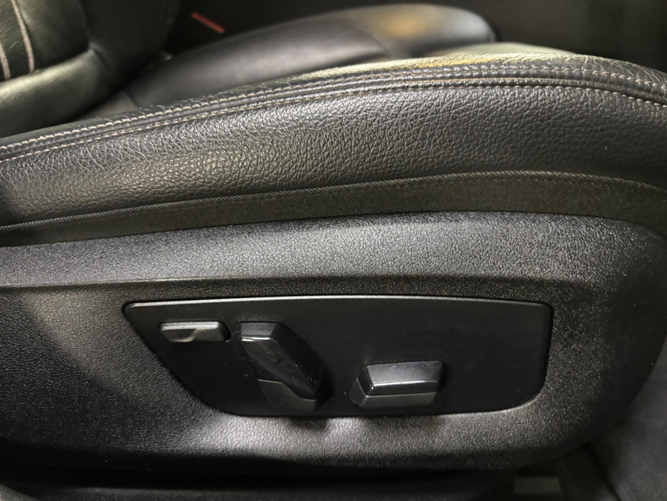 2018 BMW 5 Series - image 11