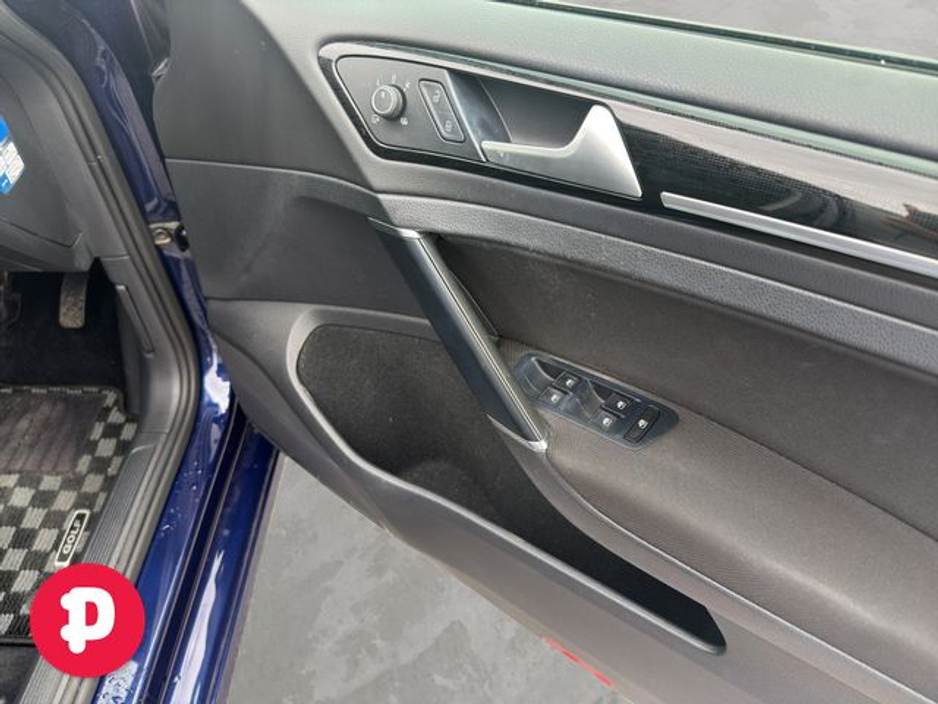 2017 Volkswagen Golf - image 12