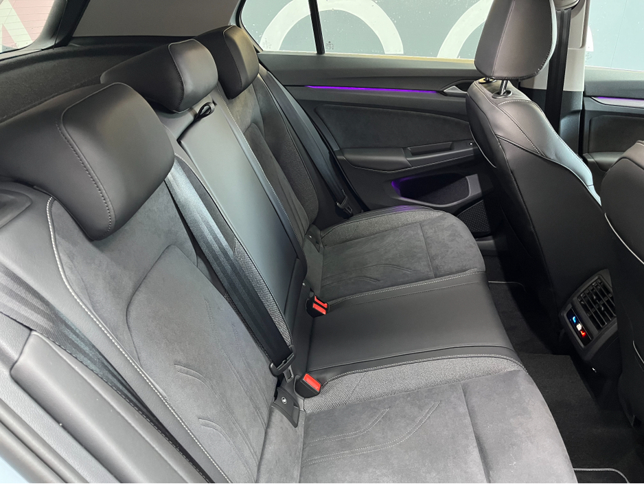 2025 Volkswagen Golf 2025 VOLKSWAGEN GOLF 5D 2.0 AUTOMATIC / CRUISE CONTROL / REVERSE CAMERA / HEATED SEATS / PADDLE SHIFTERS / APPLE CARPLAY / AMBIENT LIGHTS