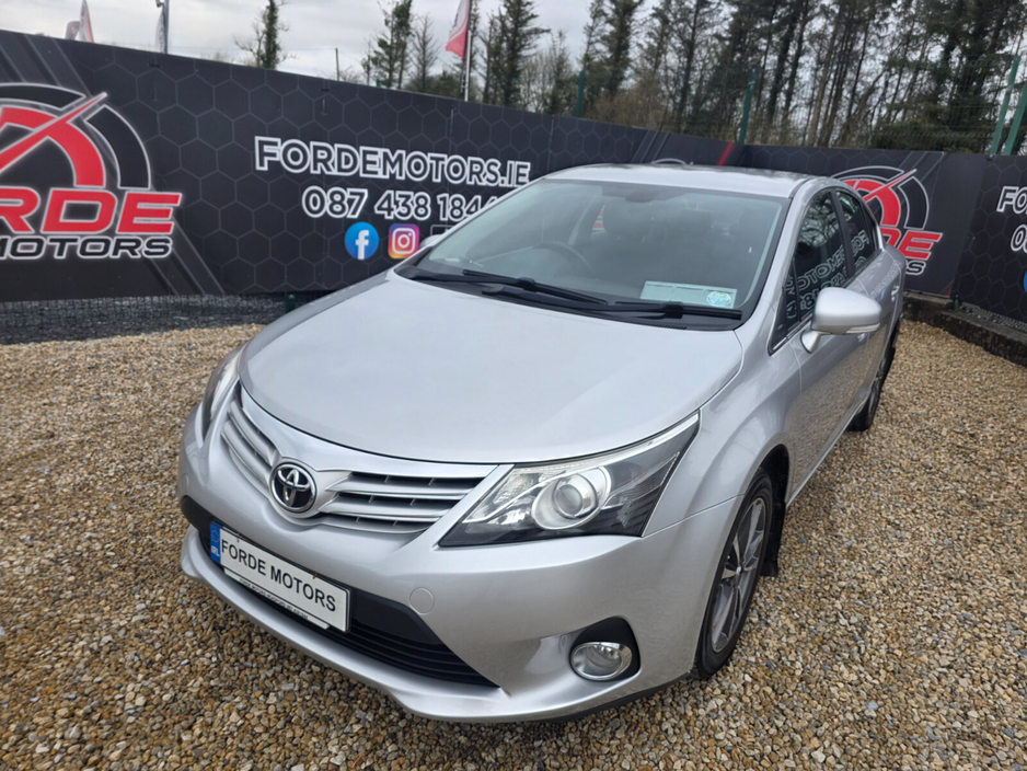 2015 Toyota Avensis - image 2